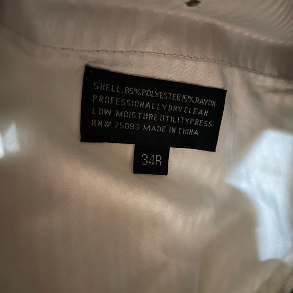 Men's Tan 2 piece Suit - Picture 4 of 4